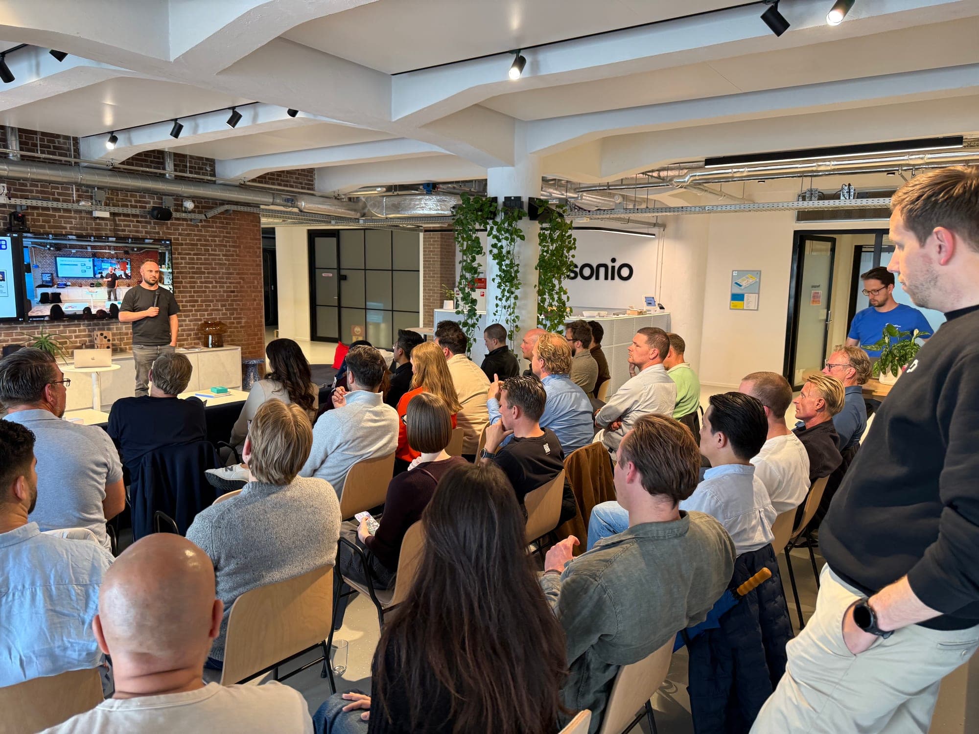 AI Growth Summit Amsterdam 2026 — meetup photo 13