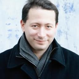 Aleksandr Yampolskiy Headshot